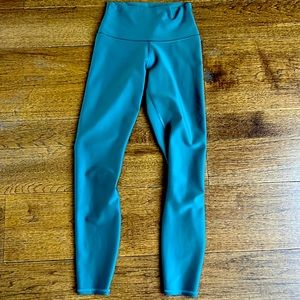 Alo airlift 7/8 legging.  Size XS